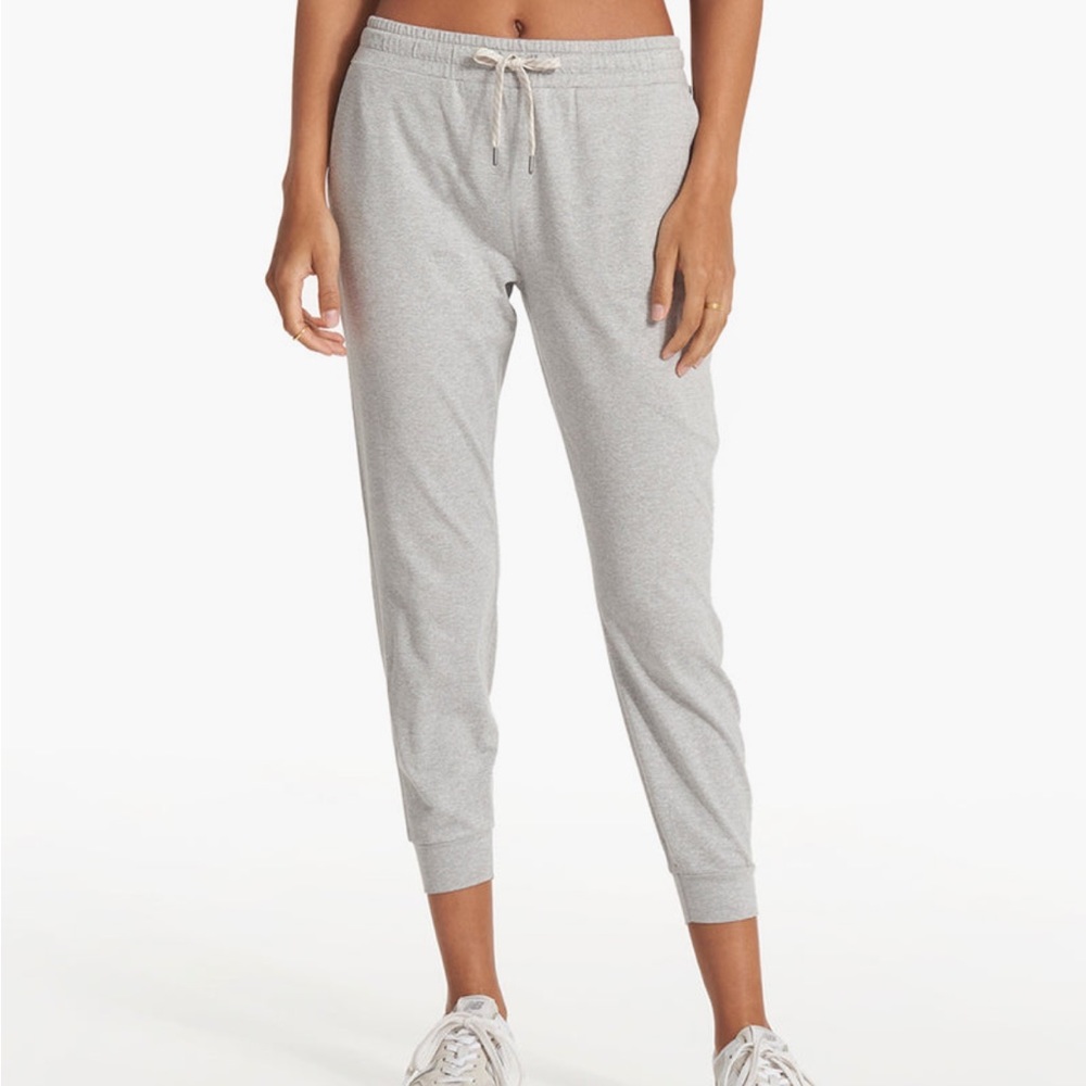 Vuori women’s performance joggers size xs